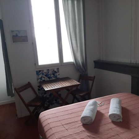 Etape Gimontoise 32 "Chambre Tout Confort" Buitenkant foto