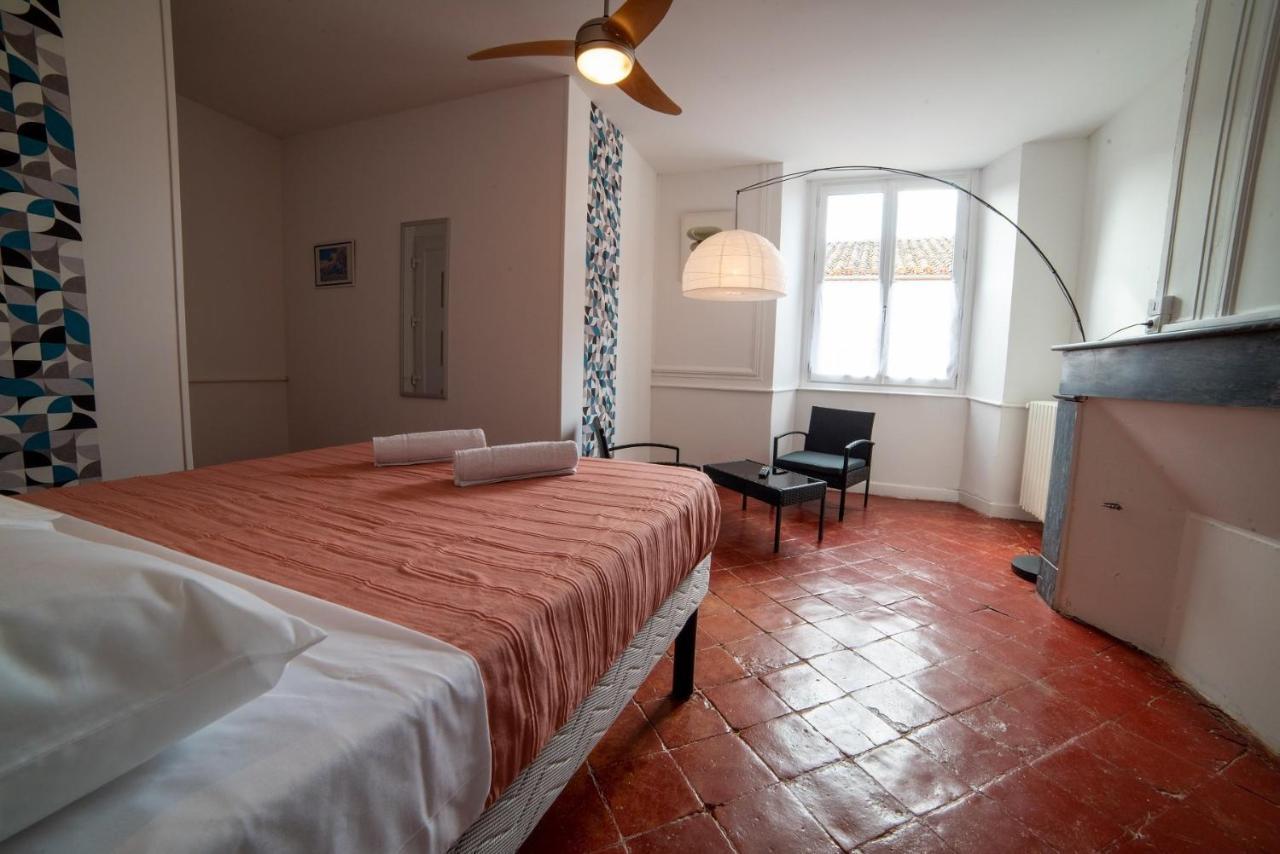 Etape Gimontoise 32 "Chambre Tout Confort" Buitenkant foto