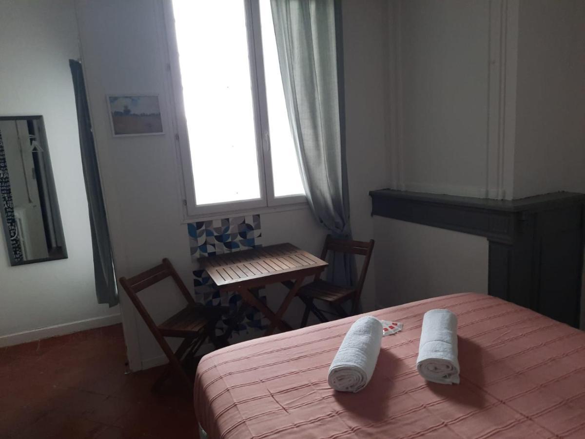 Etape Gimontoise 32 "Chambre Tout Confort" Buitenkant foto